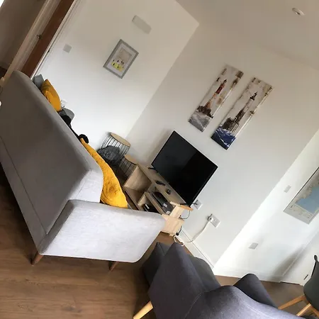 Captains Rest - Contemporary 4 Bed Apartment *