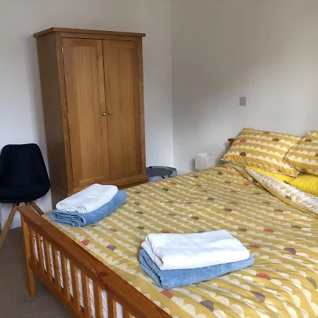 Apartment Captains Rest - Contemporary 4 Bed *