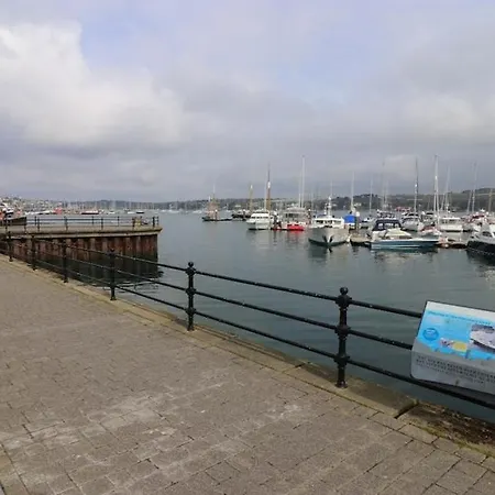 Captains Rest - Contemporary 4 Bed Falmouth