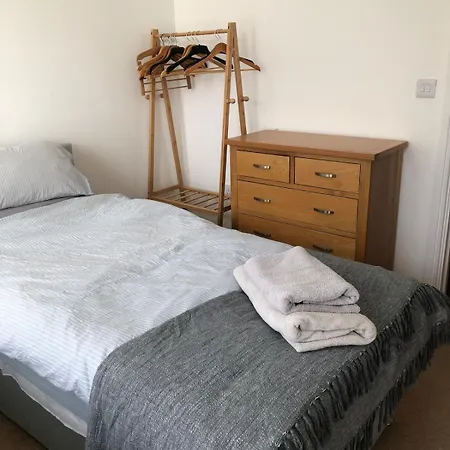 Captains Rest - Contemporary 4 Bed *